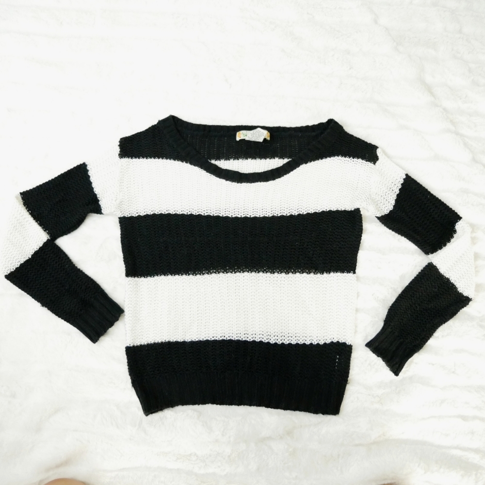 ⭐ 3/$15 ⭐ Knitted striped sweater